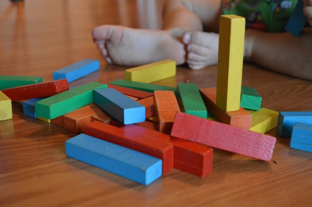 Activité Montessori cubes couleur